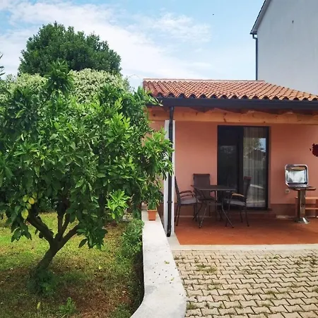 Apartment Gemuetliches Kleines Haus Mit Klimaanlage, Wifi Und Entspannender Terrasse *