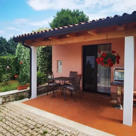 Gemuetliches Kleines Haus Mit Klimaanlage, Wifi Und Entspannender Terrasse Apartment